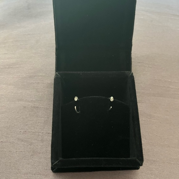 NWT Silver half-open huggie hoop earring. - Picture 3 of 3